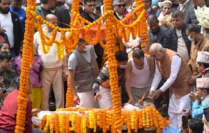 ओली पिता मोहनप्रसादको पशुपति आर्यघाटमा अन्त्येष्टि kp oli father pass way